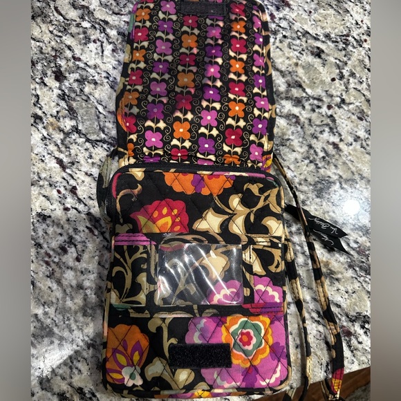 Vera Bradley  cross body bag. Great condition! - Picture 3 of 4